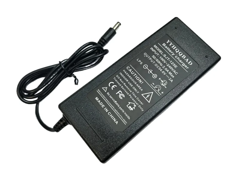 Chargeur 54.6V 2A pour batterie lithium 48V