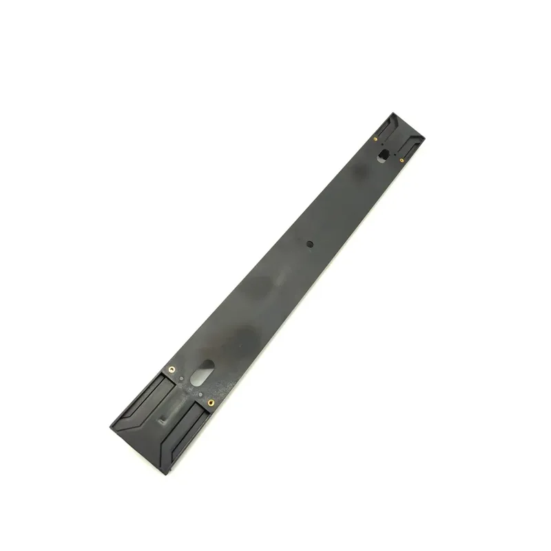 Carter plastique sous cache gauche – Futecher Gun, Pro