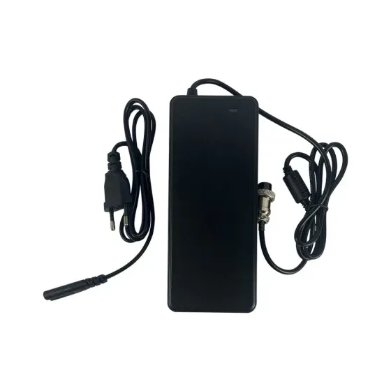 Chargeur 52V ➡️ 58.8V · 2A (connecteur GX16-3p)