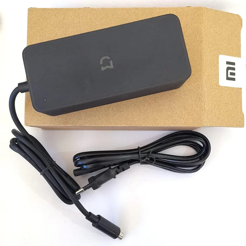 Chargeur original 42V 1,7A Xiaomi M365 · PRO 2 · 1S · Essential · Mi Scooter 3